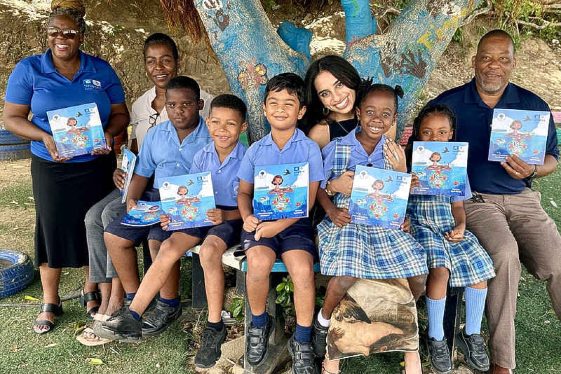 UNESCO St. Maarten donates 100 copies  of ‘Kim Saves the Ocean’ to local schools