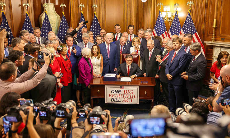Republicans, Democrats start gaming out  Trump's tax-cut bill hit to 2026 elections