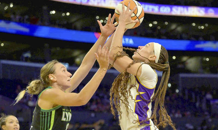 Natisha Hiedeman, Lynx surge past Sparks 91-82