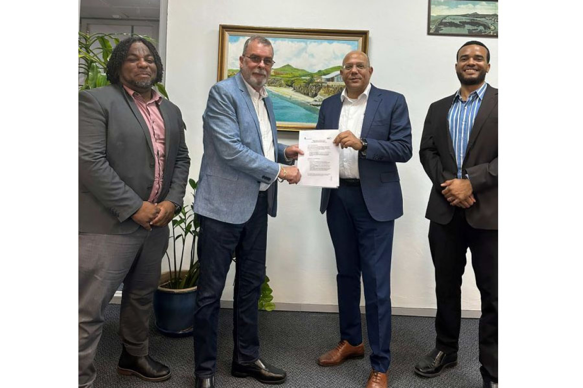 Directors of SVB and SZV sign MOU  to deepen cross-island cooperation