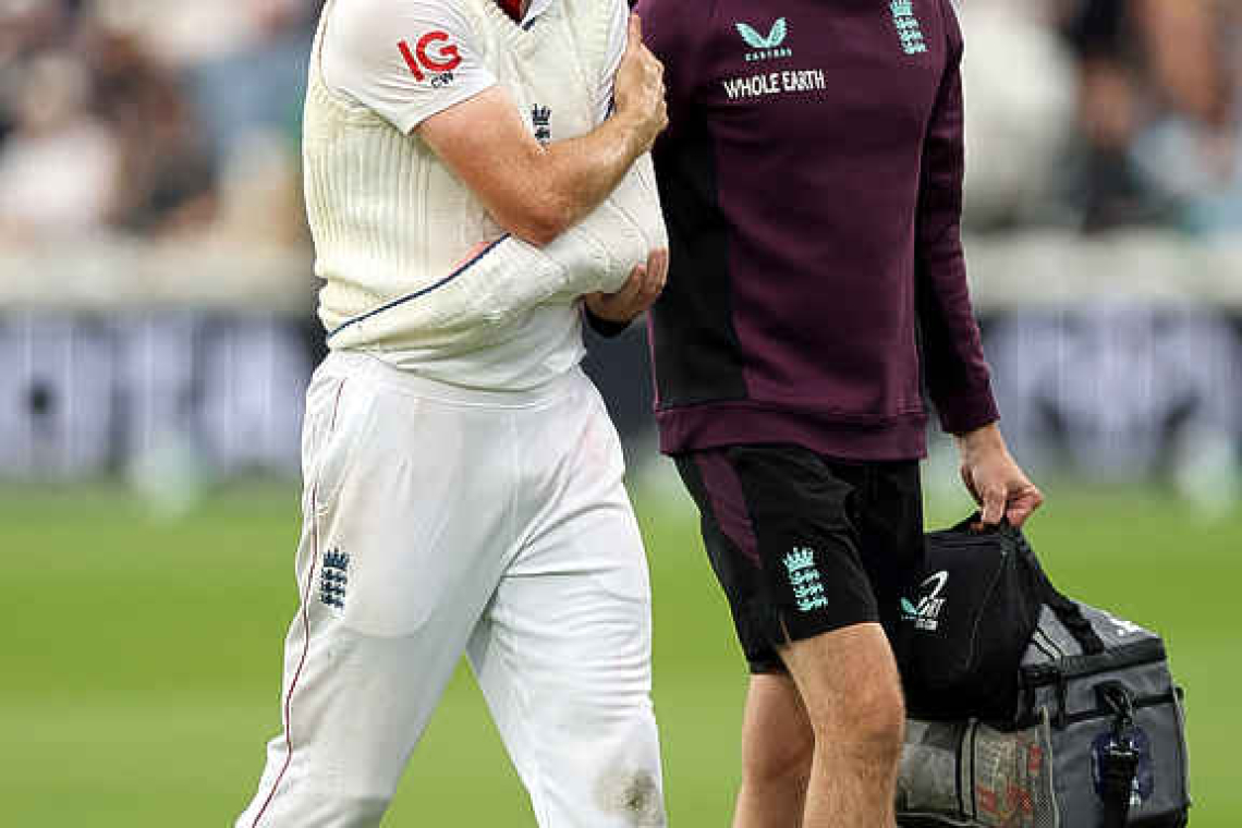 England in driving seat as India reach 204-6