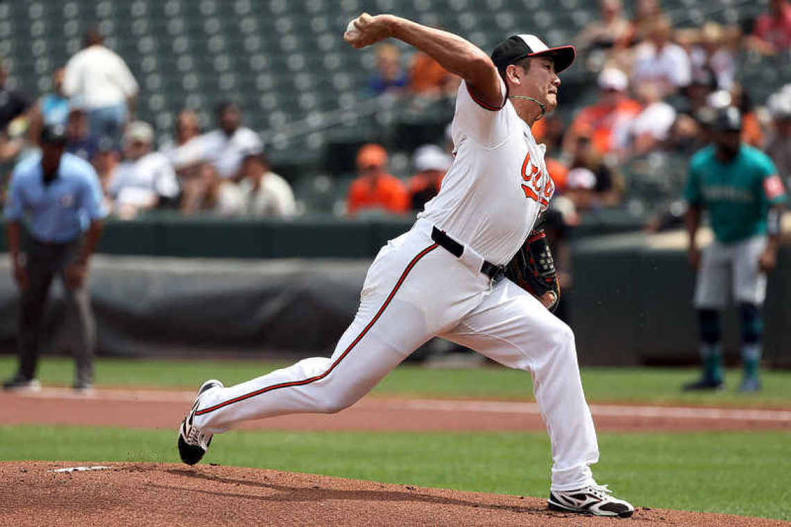 Opportunistic Orioles take rubber match over Mariners