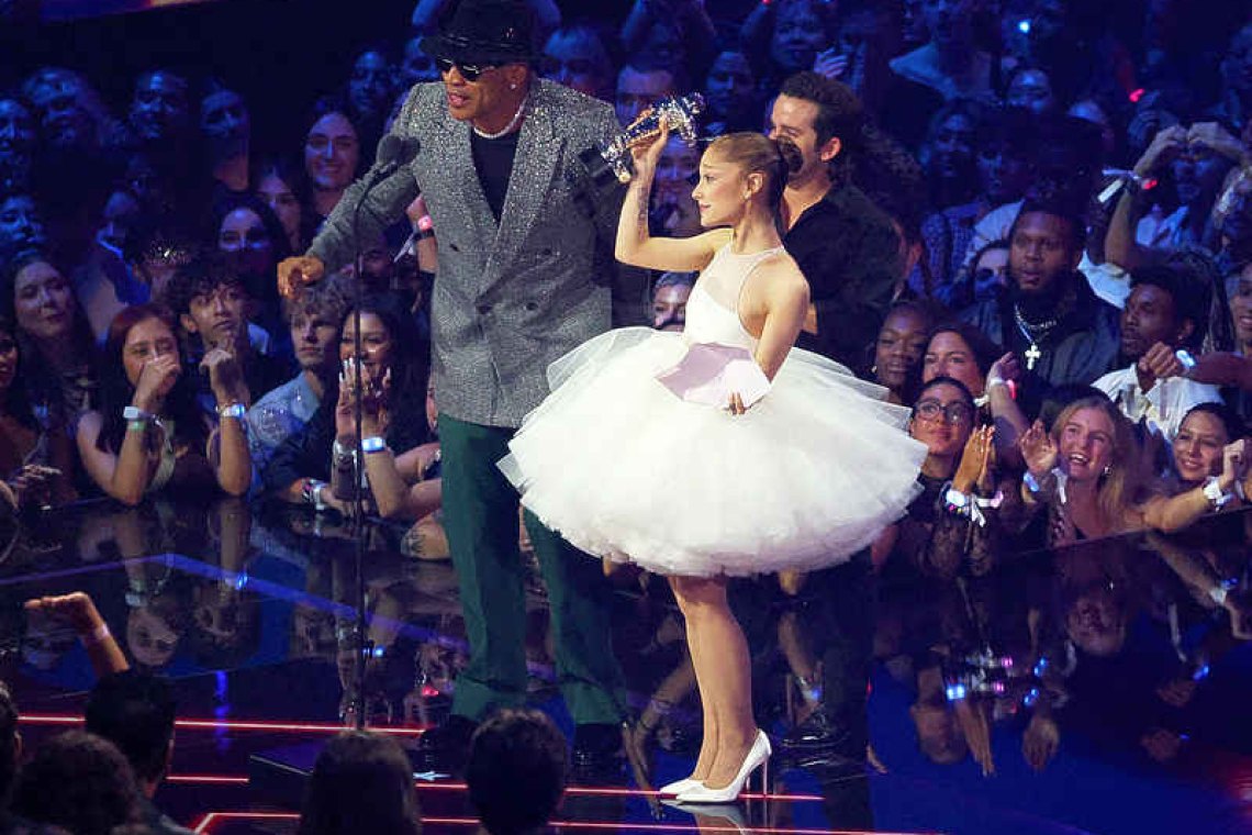 Ariana Grande, Lady Gaga land top  honors at MTV's Video Music Awards