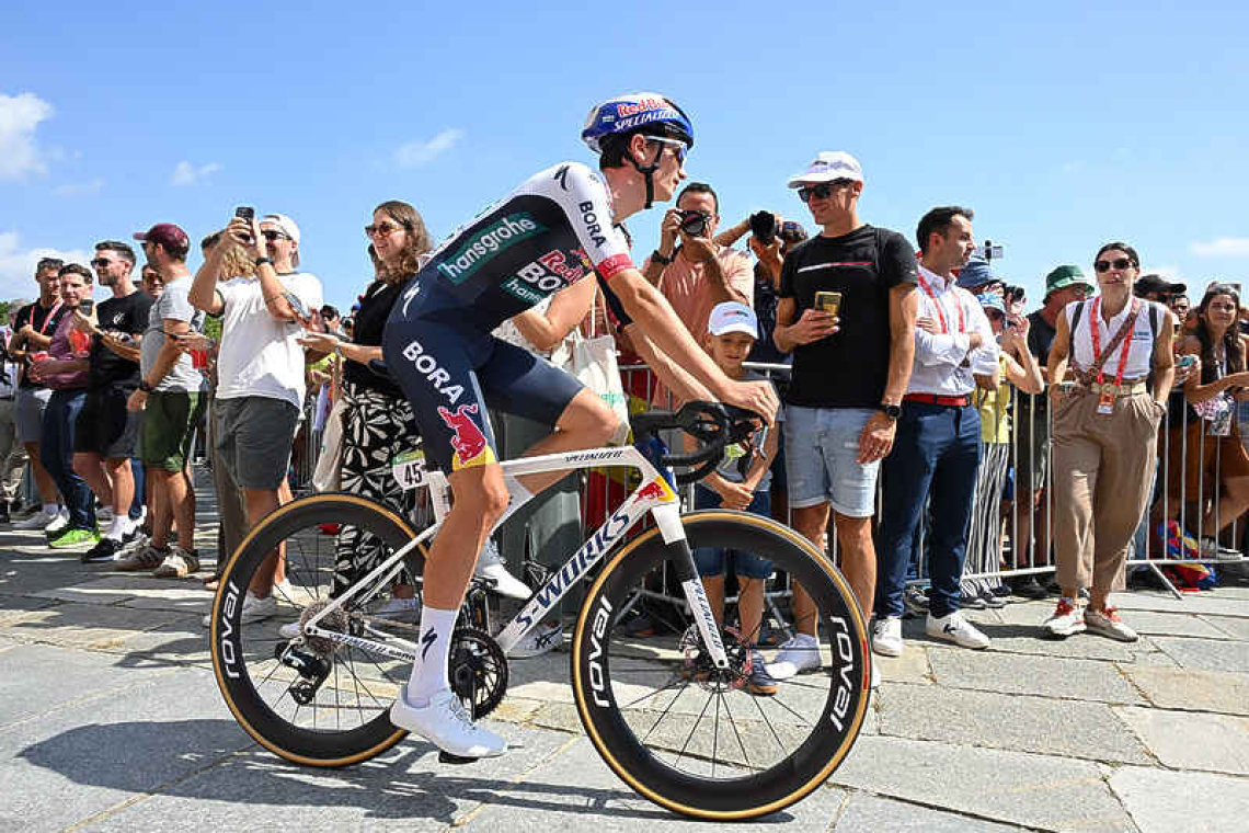 Italian Pellizzari powers to Vuelta stage 17 win