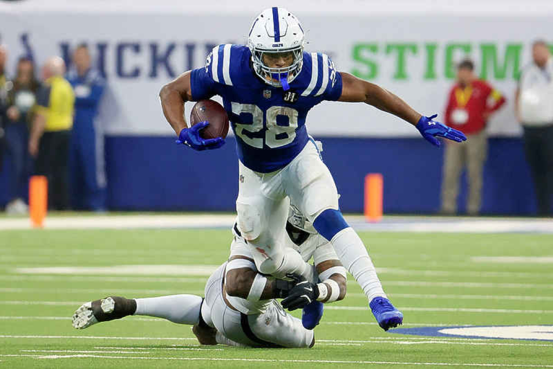 Jonathan Taylor, Colts steamroll Raiders 40-6