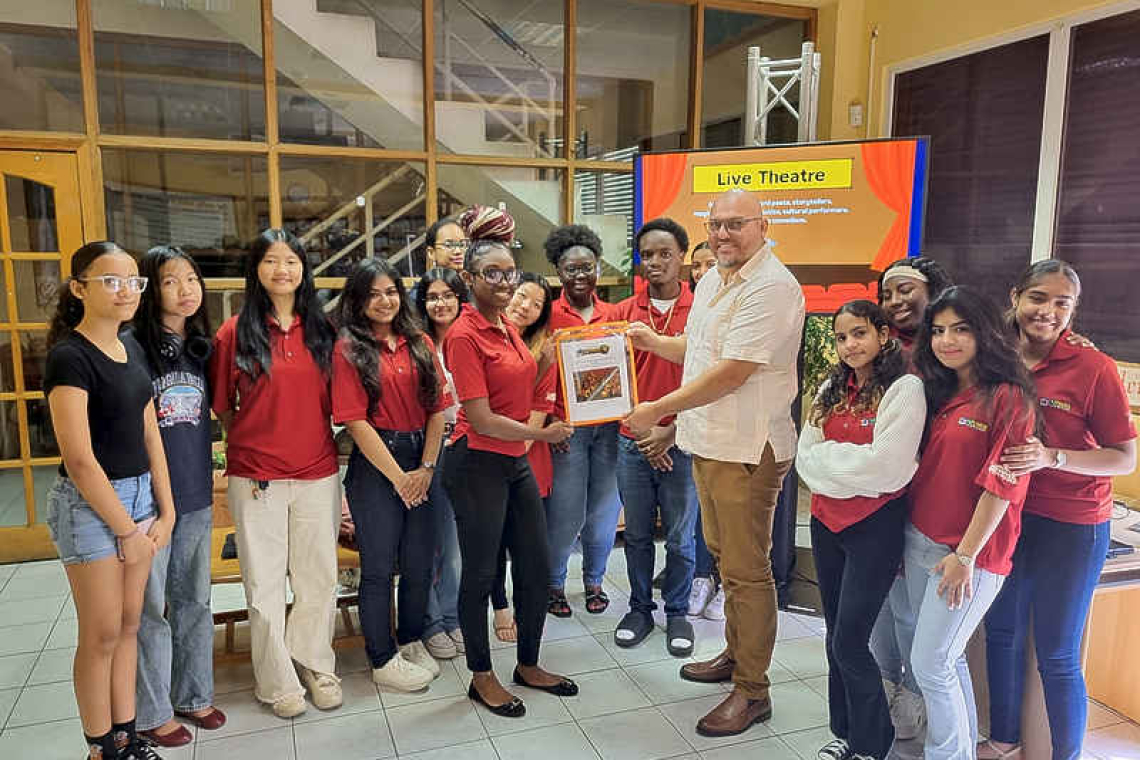 Teen Times presents parliamentary proposal  to MP Chris Wever for performing arts centre