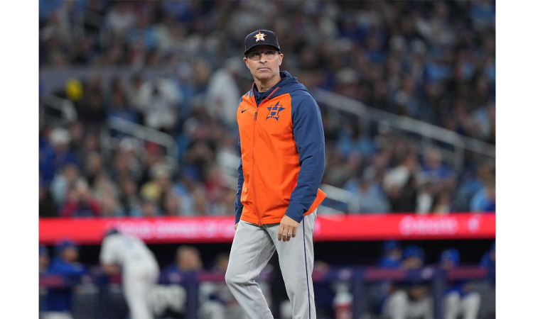 Report: Astros to bring back manager Joe Espada, GM Dana Brown