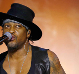 D'Angelo, trailblazing neo-soul  singer, dies at 51, family says