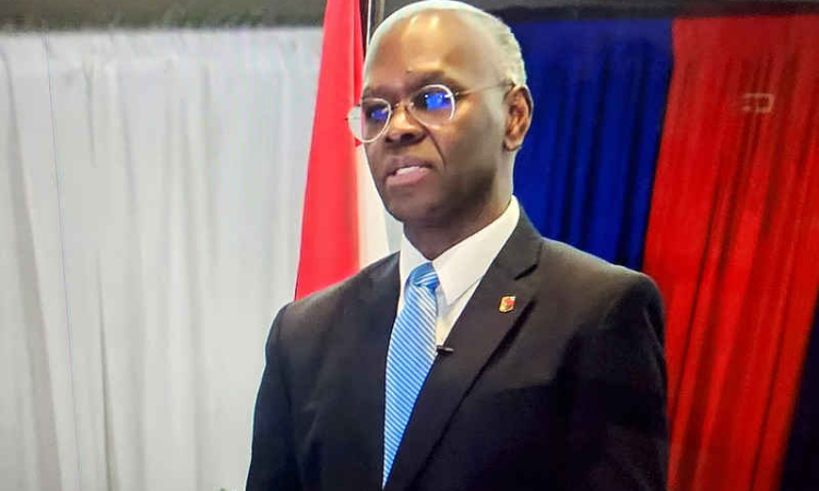 Holiday presents ‘Vision 2035’ seven-point  agenda to guide St. Maarten’s development