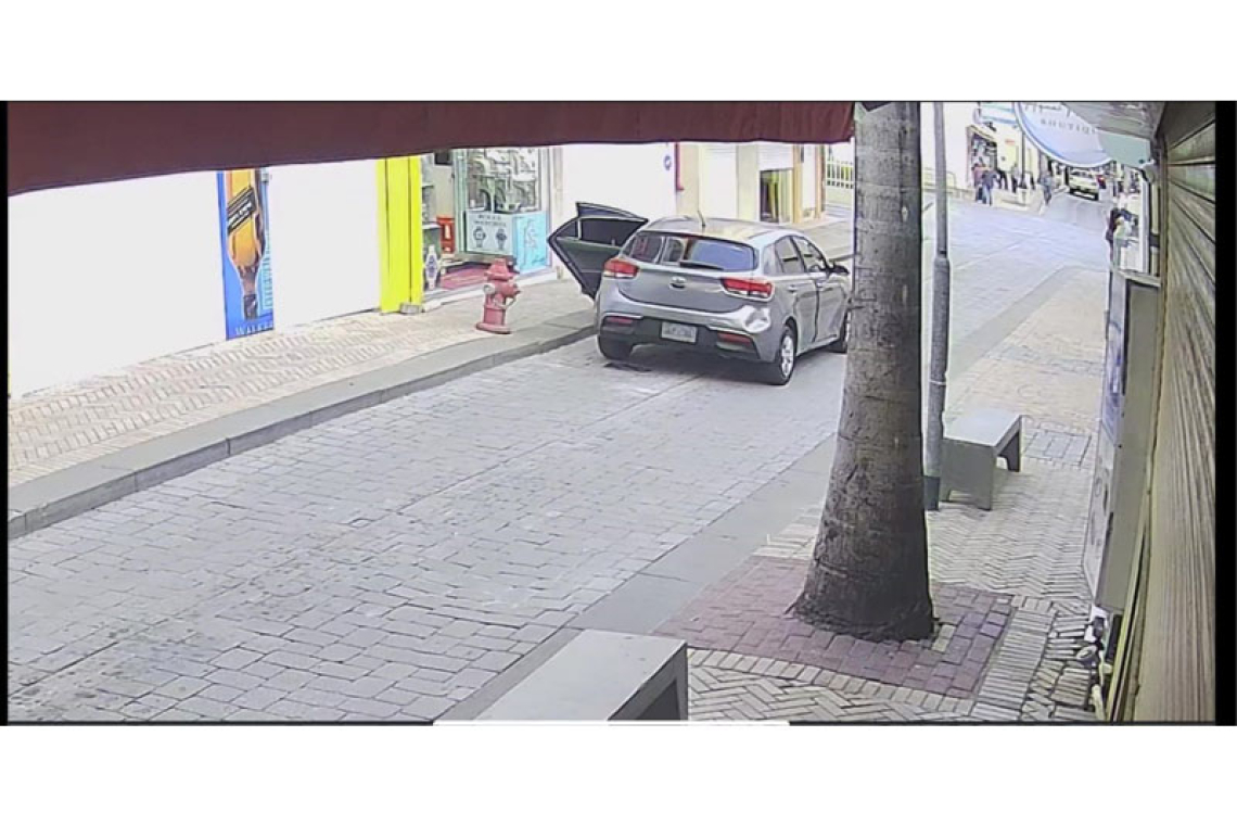 Police launch manhunt after  heist at Oro Diamante store