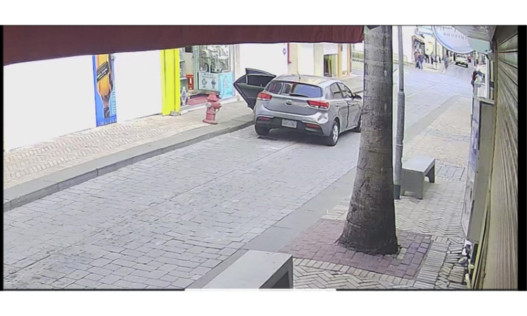 Update on story : Police arrest two suspects after    daring robbery of Oro Diamante  