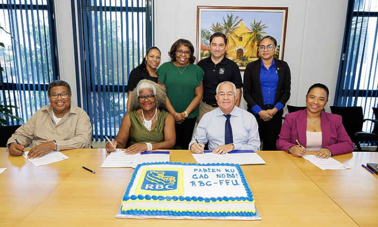 RBC Royal Bank, Federation of  Financial Unions sign 4-yr. CLA