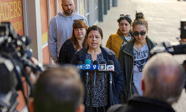 In Chicago immigration crackdown, agents raid daycare, senior living center