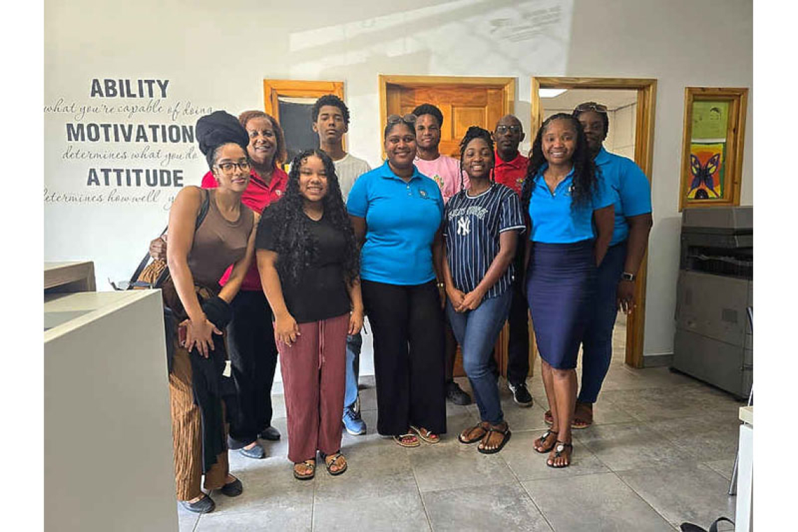 USM students bring the joy  of reading to Saba and Statia