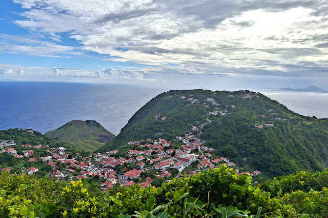 Discover Saba’s Majestic Hiking Haven