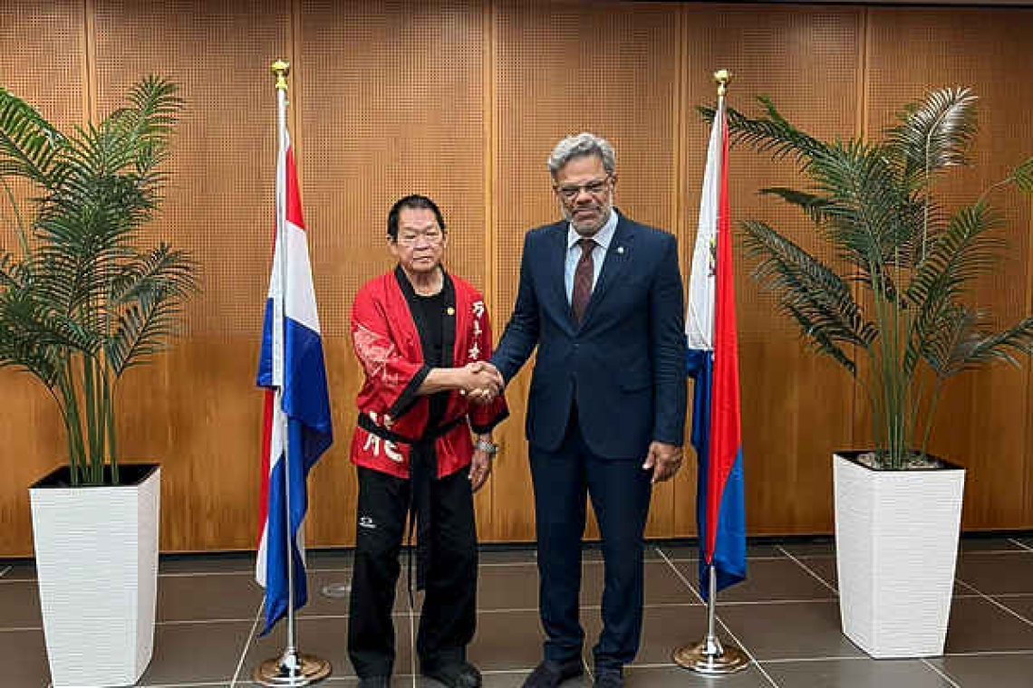 Grand Master Theo Liu  meets with Prime Minister