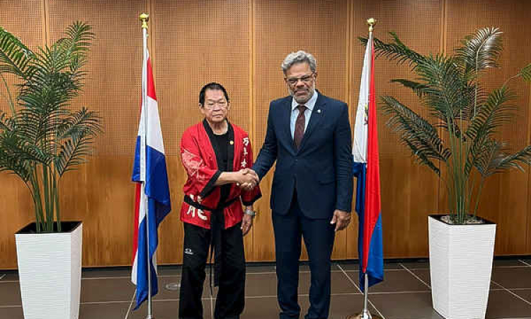 Grand Master Theo Liu  meets with Prime Minister