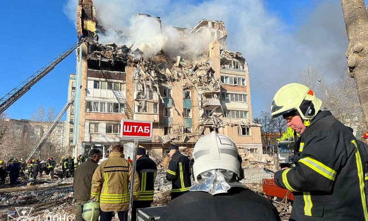 Ukraine expected to give up land, some arms under US peace plan