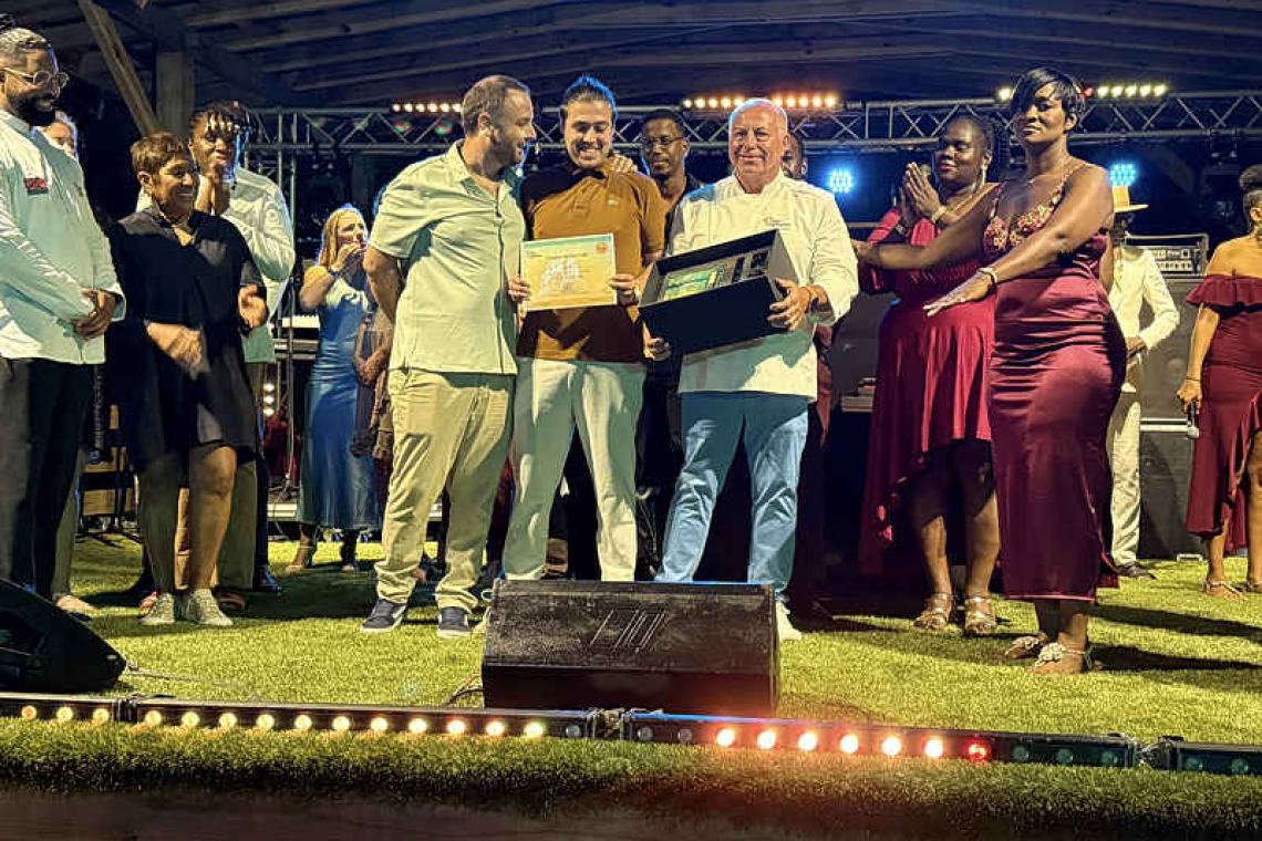    Bona Mama wins the ‘Best Table of  Saint Martin’ award as festival closes