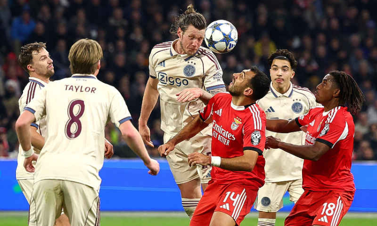 Benfica win first Champions League points but Ajax remain bottom