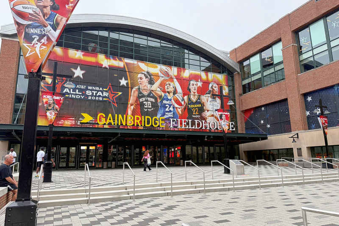 WNBA offers $1M max base salary plus revenue sharing