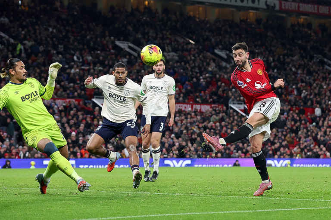 Man United held to 1-1 draw at home by struggling West Ham