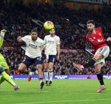 Man United held to 1-1 draw at home by struggling West Ham