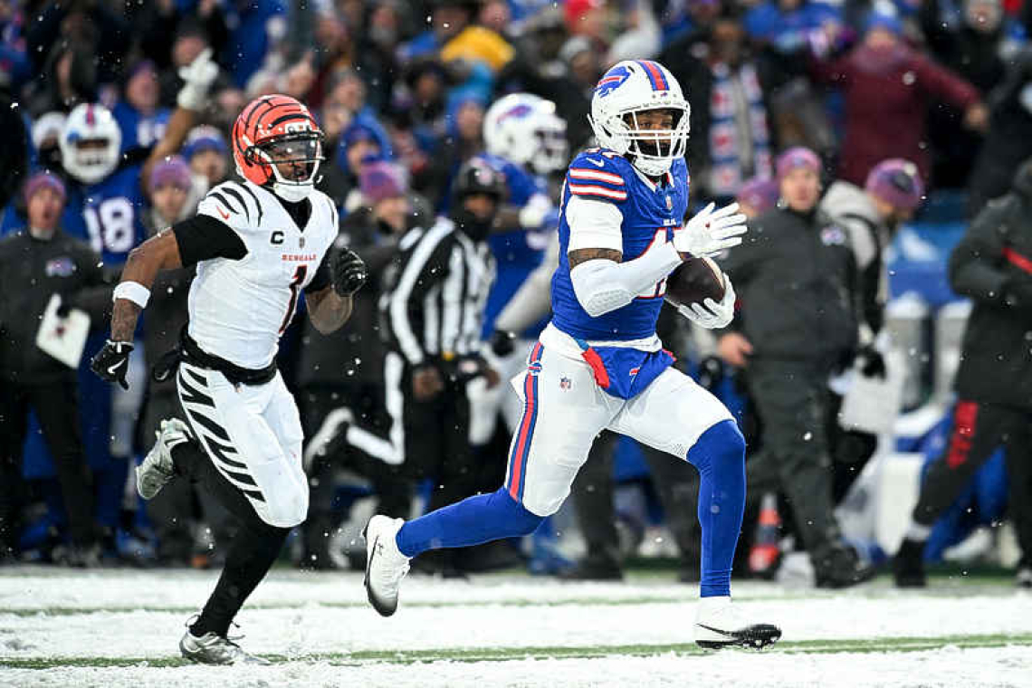 Bengals melt down in snow as Bills rally for 39-34 win
