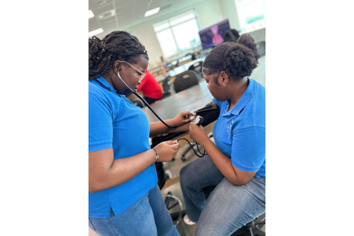 St Maarten Academy: CAPE prog. offers  associate degree, global university access