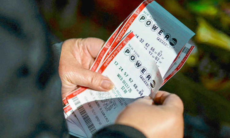 Powerball jackpot climbs to $1.6 bln,  among largest in US lottery history