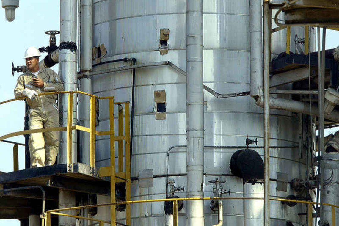 Venezuela moves to cut oil industry  output due to US export embargo