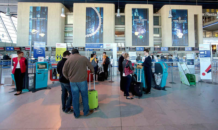 Fewer foreigners visited US as  global tourism spending rose