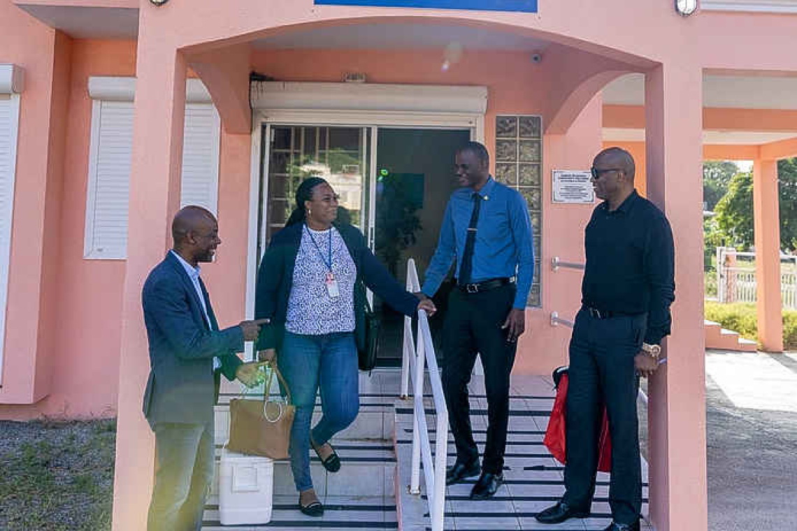 Minister Brug Relocates VSA Cabinet outside Govt. Administration Building