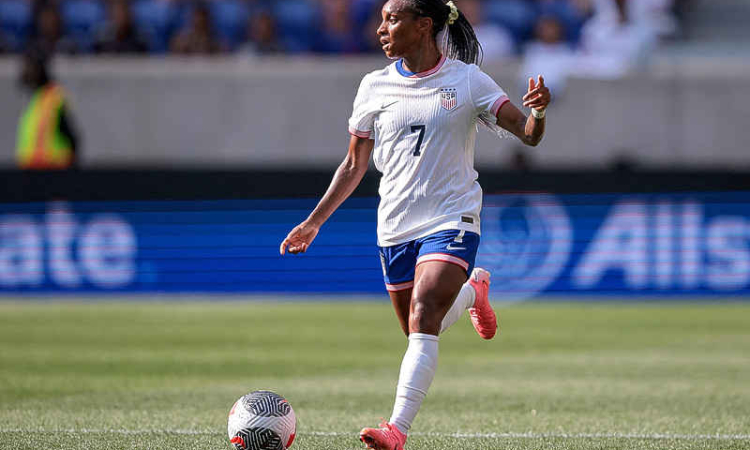 USWNT great Crystal Dunn retires from soccer at 33