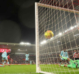 Diarra leads Sunderland's charge as they move up to eighth place
