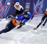      Dutch skater Xandra Velzeboer sets record and wins gold in women's 500 metres