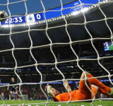 Sorloth hat-trick sends Atletico into Champions League last 16