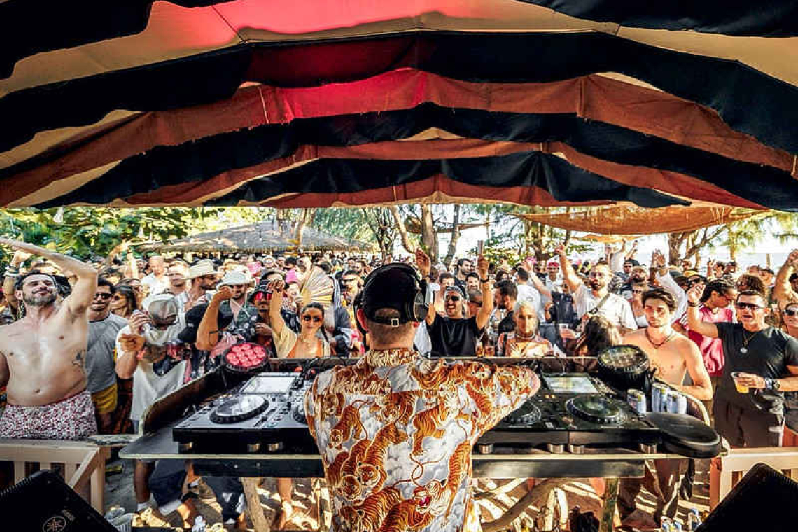 Makana Ferry teams up with SXM Festival!