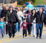 Suspect shot dead after crashing  truck into Detroit-area synagogue