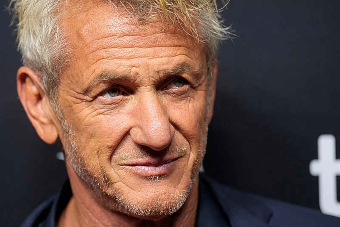 Oscar-winner Sean Penn skips  ceremony, takes train to Ukraine