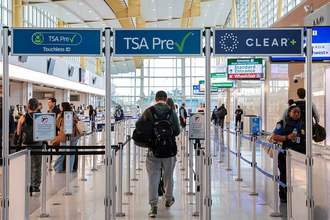 Some small US airports may have to  shut due to TSA absences, official says