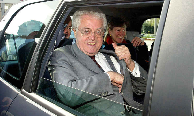 Lionel Jospin, former French prime minister defeated by the far right, dies at 88