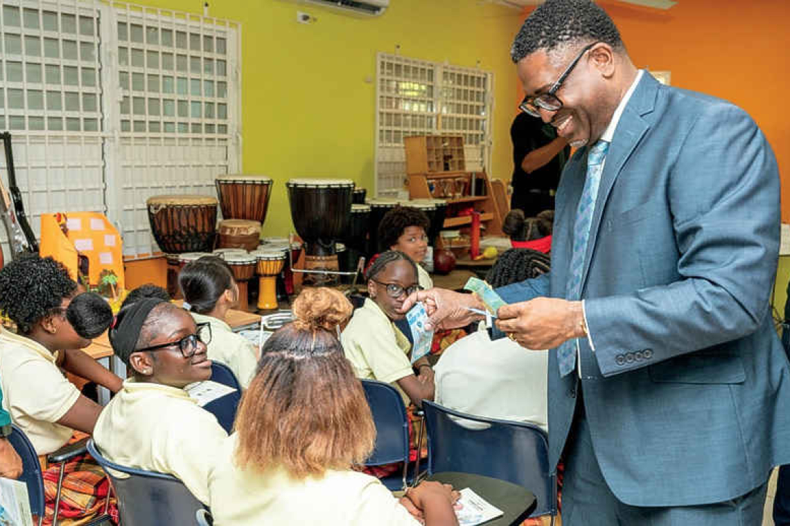    CBCS brings ‘Money Week’ to  schools in St. Maarten, Curaçao
