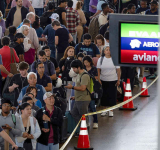Long lines reported at major US  airports as more TSA officers quit