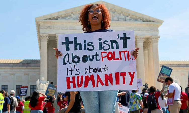 Supreme Court justices skeptical of Trump order to restrict birthright citizenship