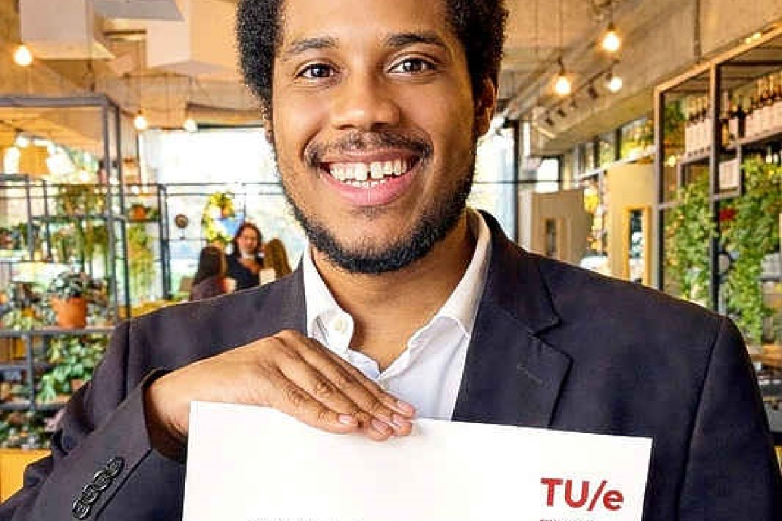 St. Maartener earns PhD with AI project  to help people with severe mental illness