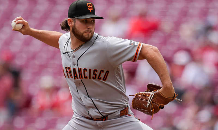 Giants shut down Reds 3-0 as tempers rise in late innings