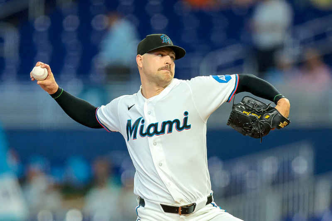 Marlins' pitching, hitting too much for Cardinals  