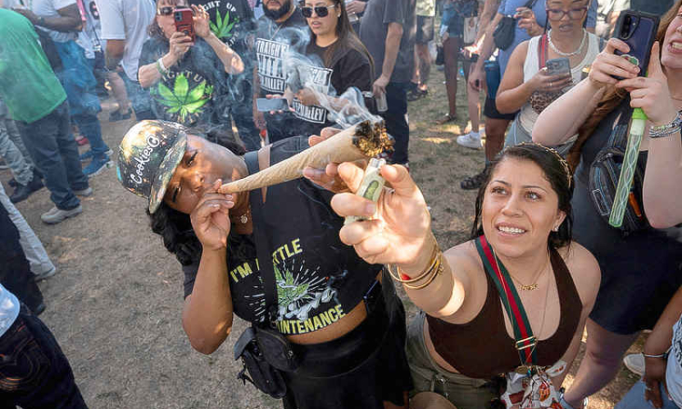 US will loosen marijuana rules in  major shift for $47 billion industry