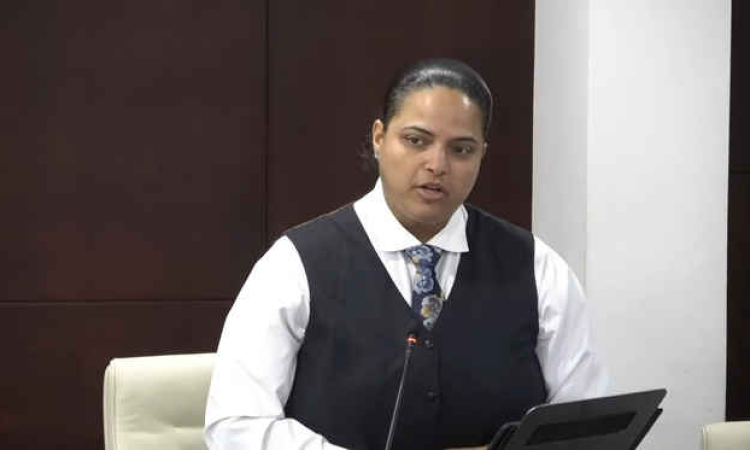       Minister Gumbs outlines plan  for school supply shortages